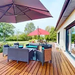Casa de Férias Villa de charme avec parc de 3000m2 à 5 min de Deauville