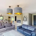 Villa de charme avec parc de 3000m2 à 5 min de Deauville Casa de Férias