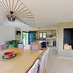 Casa de Férias Villa de charme avec parc de 3000m2 à 5 min de Deauville Bonneville-sur-Touques