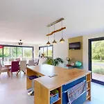 Casa de Férias Villa de charme avec parc de 3000m2 à 5 min de Deauville Bonneville-sur-Touques