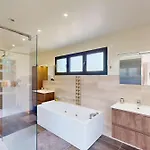 Villa de charme avec parc de 3000m2 à 5 min de Deauville Casa de Férias