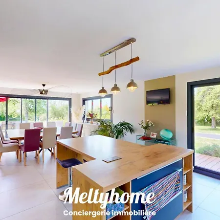 Villa De Charme Avec Parc De 3000m2 A 5 Min De Deauville