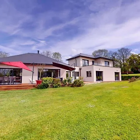 Casa de Férias Villa de charme avec parc de 3000m2 à 5 min de Deauville *