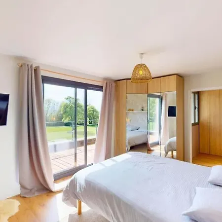 Casa de Férias De Charme Avec Grand Jardin à 5 Min De Deauville Bonneville-sur-Touques